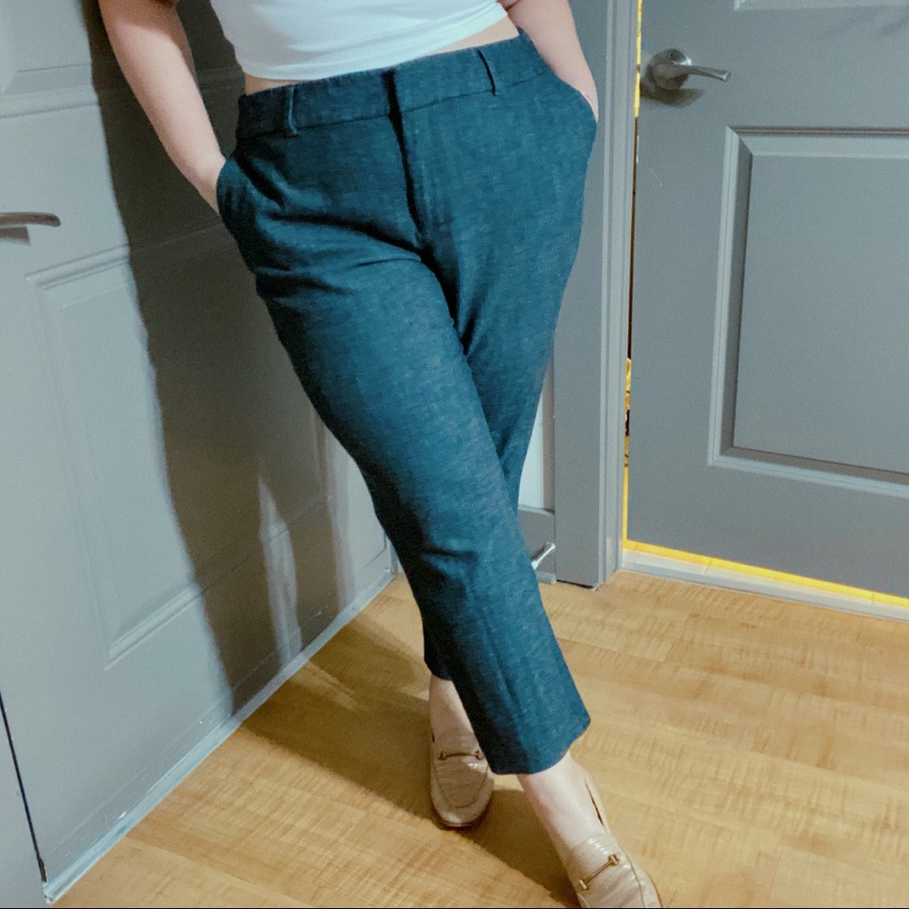 Ann Taylor gray ankle length Trouser Pants
